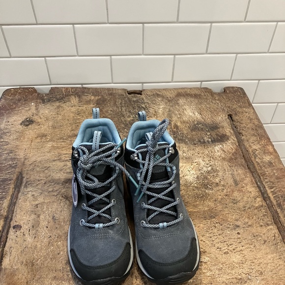 Columbia Women's Fire Venture Mid Waterproof hiking Boot - Picture 2 of 13